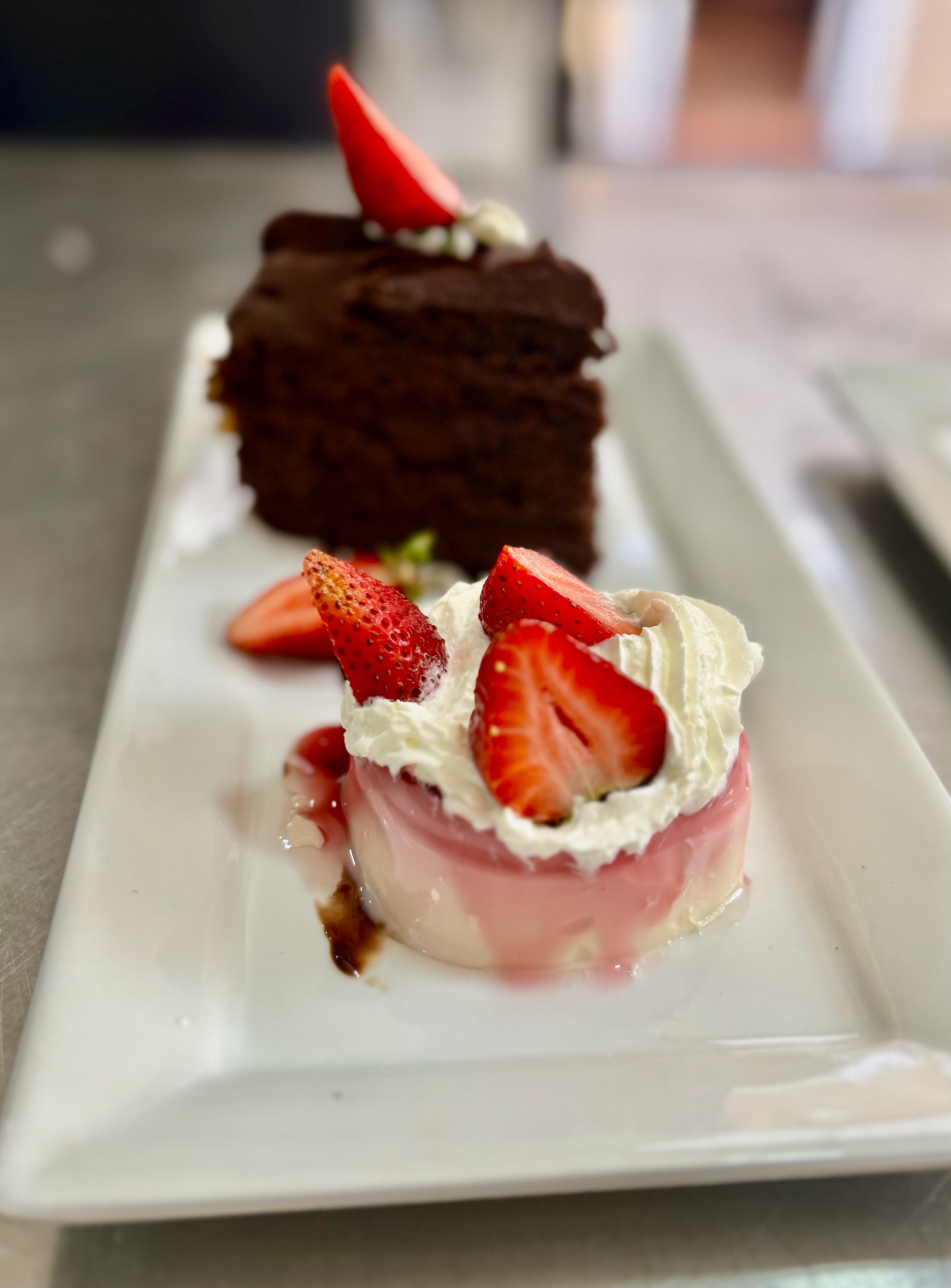 PANACOTA DE FRAMBUESA + TORTA